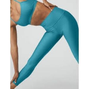 NWT - Alo Yoga Airlift Set ( Intrigue bra + 7/8 leggings)size XS/S -Blue Splash